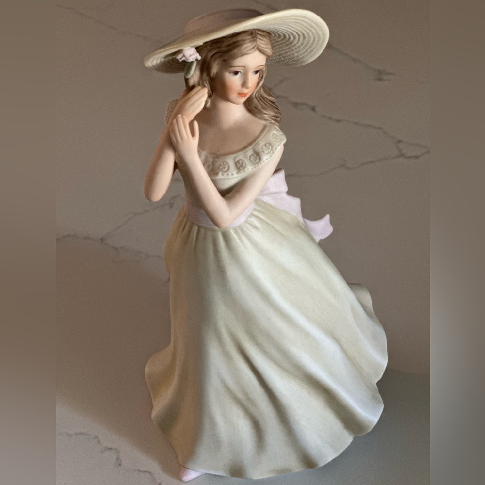 Royal Doulton Lady Figurine in Cream Dress